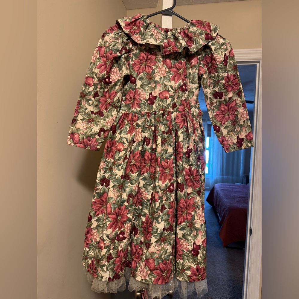 Vintage 80’s-90’s Cotton Collection Floral Girls Dress with Ruffle Collar